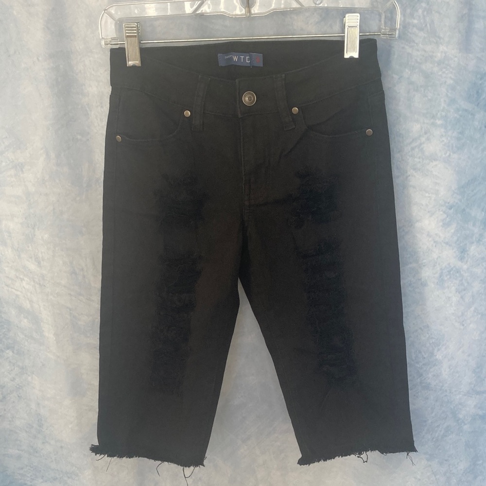 🌺2for$20🌺NWOT Black Distressed Bermuda Shorts Women/Junior’s Size Small Mid Rise